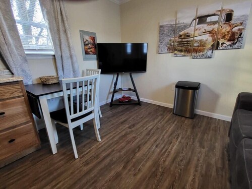 Country Roads 1BR apartment near TTU & downtown