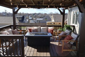 Property grounds - Cozy 3 BR Home in Historic East Nashville! (Nashville)