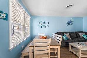 Dining - 2 BR/1BA, Ocean Block, groups and Families welcome, sleeps 6 (Ocean City)