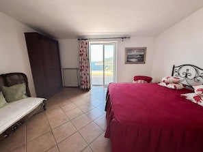 Maison, fumeur | 6 chambres