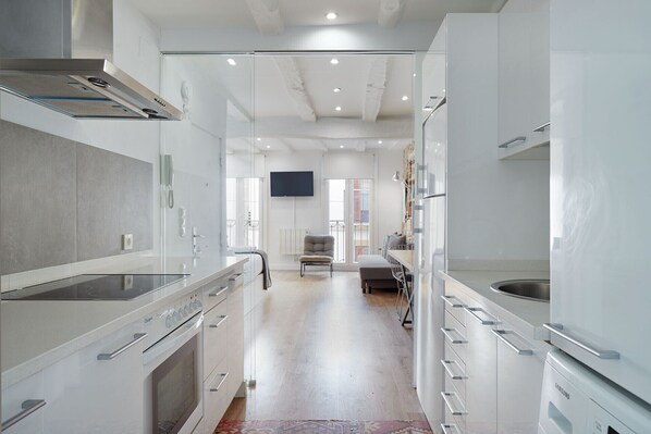 Fridge, microwave, oven, dishwasher