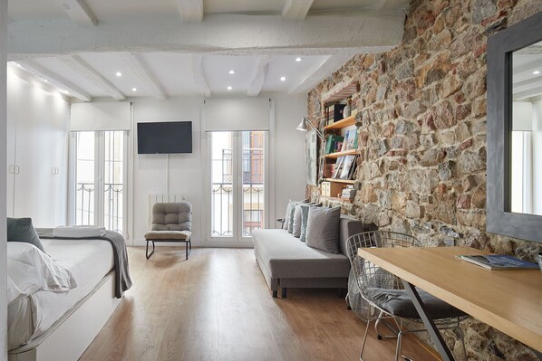 1 slaapkamer, een strijkplank/strijkijzer, gratis wifi, beddengoed