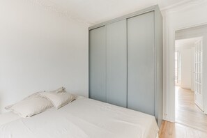 2 habitaciones, tabla de planchar con plancha y wifi gratis 
