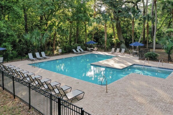 Pool - Sunset Rentals | Forest Drive 51 (Hilton Head Island)
