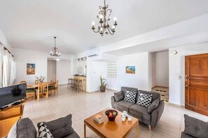 Smart-TV, Tischtennisplatte