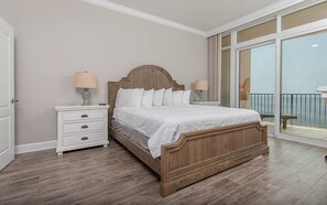 4 slaapkamers, een strijkplank/strijkijzer, gratis wifi, beddengoed