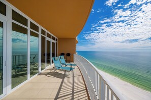 Terrace/patio - Splash into Paradise at Phoenix Gulf Tower! (Orange Beach)