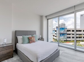 1 bedroom, iron/ironing board, WiFi, bed sheets - Luxurious 4BR condo by the beach - Rooftop pool (Cancún)