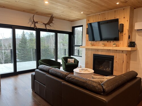 New construction, This Chalet is ready to enjoy all seasons !