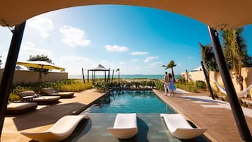 Two Bedroom Beach Villa with Private Pool | 1 habitación, ropa de cama de alta calidad y edredón