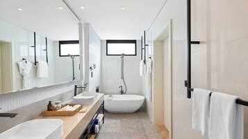 Shower, free toiletries, bathrobes, slippers