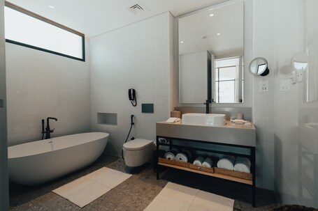 Bab Al Nojoum Hudayriyat Villas - Image 17