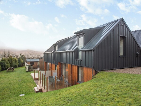 المنشأة من الخارج