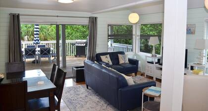 Spacious "Crab Cakes" Cottage on N. Captiva Island,FL with GolfCart and Starlink