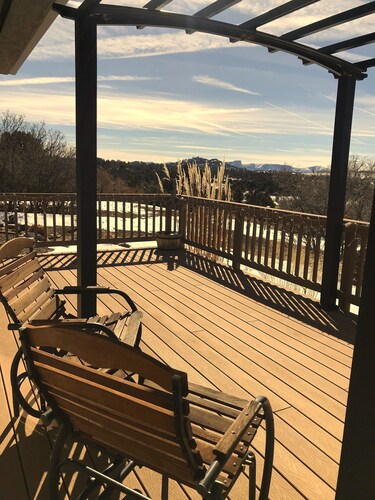 Spacious Private Guest House, full kitchen, large deck, 15 minutes to Mesa Verde