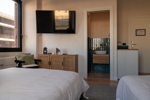 Chambre Quadruple Confort | Literie de qualité supérieure, matelas mémoire de forme