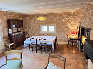 Dining - Gite 6 Personnes Proche Monflanquin Avec Piscine (Monflanquin)