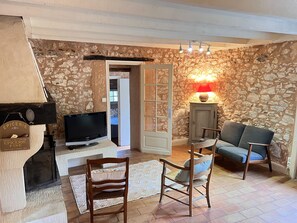 TV - Gite 6 Personnes Proche Monflanquin Avec Piscine (Monflanquin)