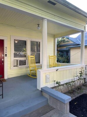 Exterior detail - Downtown Updated Craftsman, Pet Friendly (Sonora)