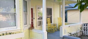 Downtown Updated Craftsman, Pet Friendly