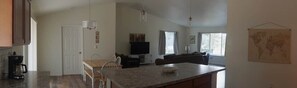 TV, DVD player - Wild Woods - Cascades Riverside Retreat (Crescent Lake Junction)