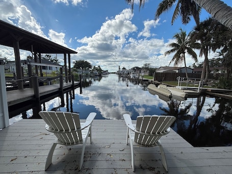 Property grounds. Gulf Access Canal & Dock 1.2 Miles 2 Beach Just Redone Close 2 Barefoot Beach!!!
