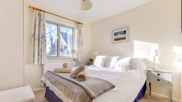 4 bedrooms, individually decorated, individually furnished, free WiFi
