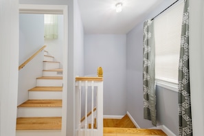 Interior - Pleasantly comfortable suburban home for up to 8 (Braintree)