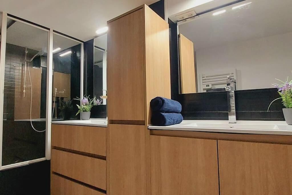 Whirlpool, Haartrockner, Handtücher, Seife