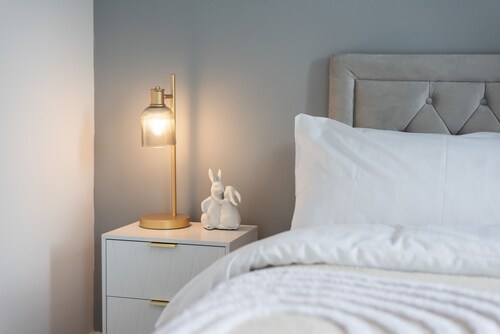 Large House, Contractors, Families, Free Parking