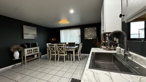 Fridge, microwave, oven, stovetop - 3BR / 2BA Northwest Topgolf Area with Pool, 3BR / 2BA Northwest Topgolf Area with Pool (Pima County)
