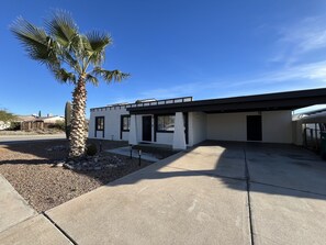 Exterior - 3BR / 2BA Northwest Topgolf Area with Pool, 3BR / 2BA Northwest Topgolf Area with Pool (Pima County)