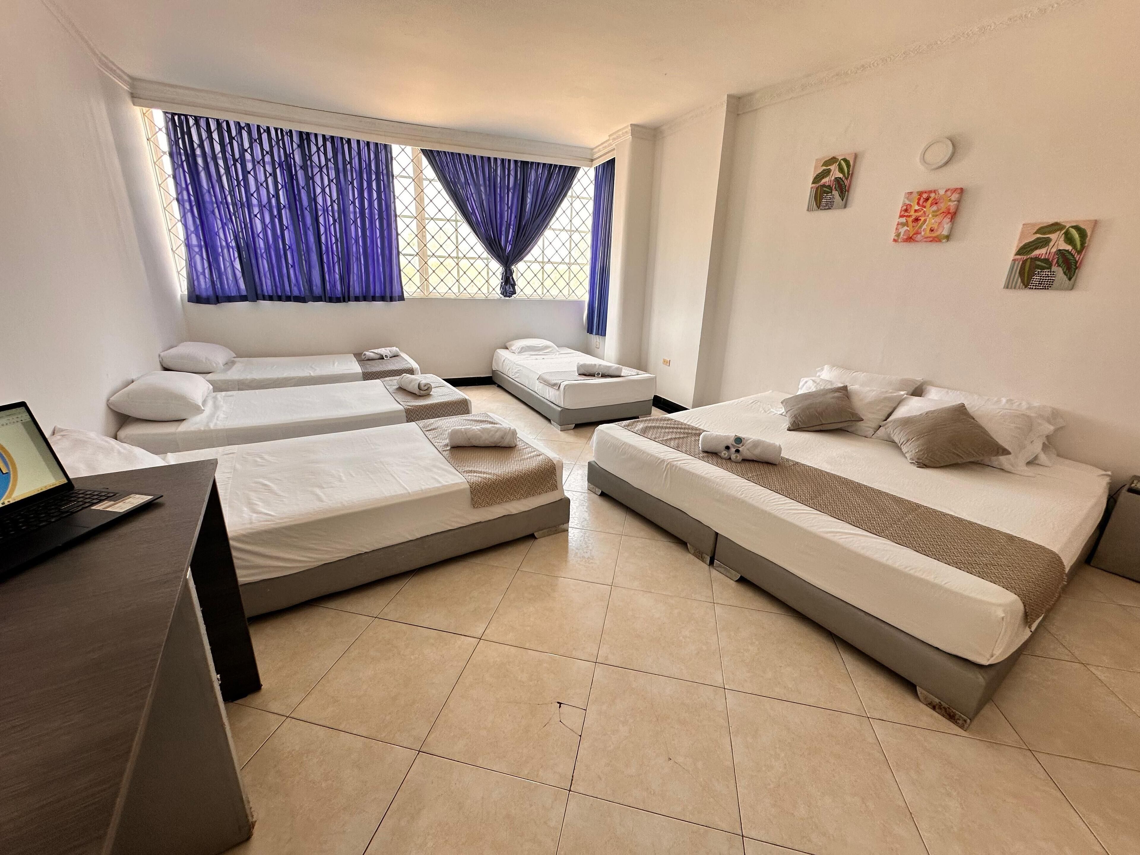 Minibar, lydisolert og wi-fi (inkludert)