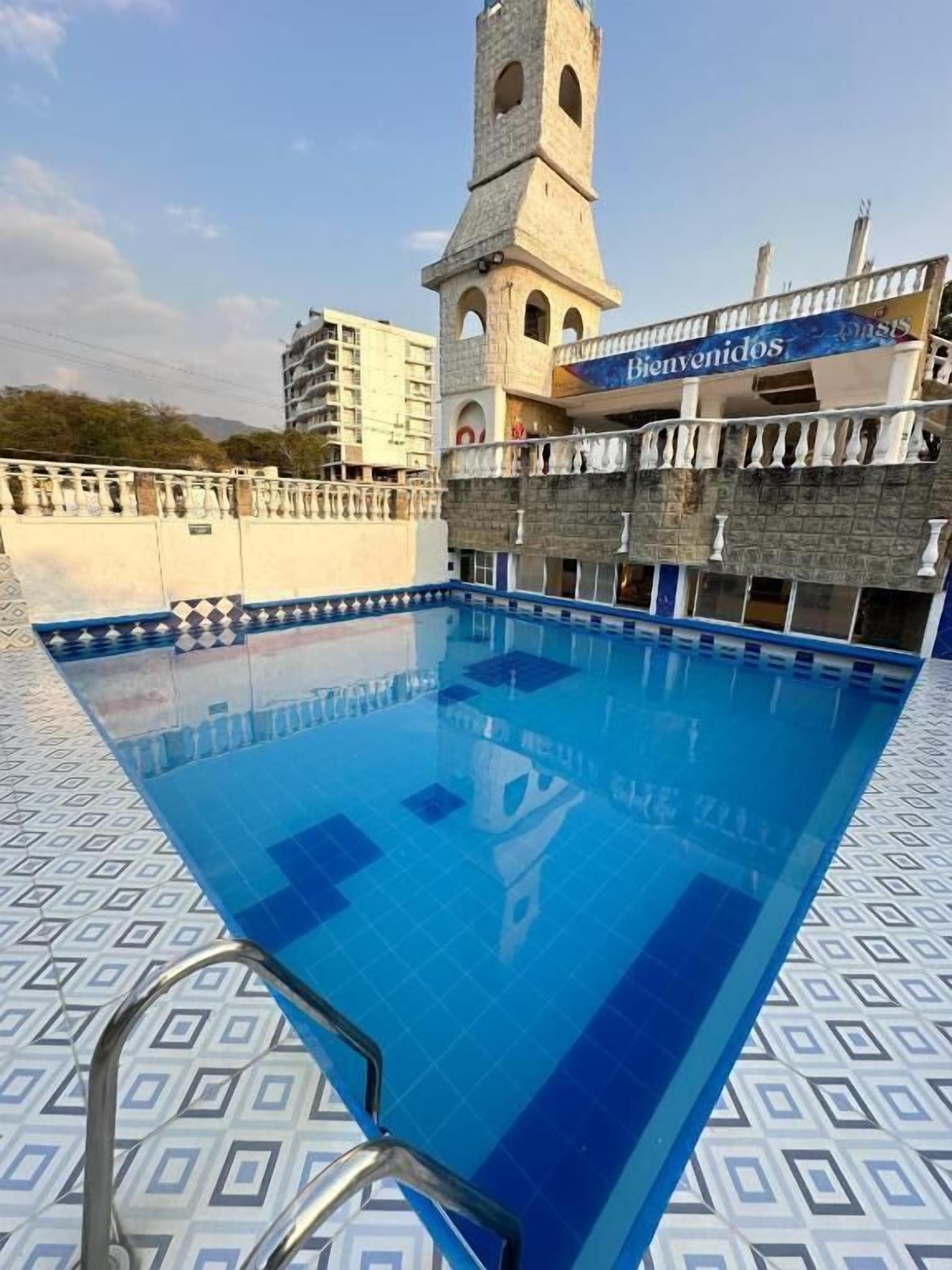 2 outdoor pools