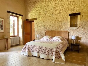 4 bedrooms, desk, iron/ironing board, travel cot - Longère Girondine de 8 Couchages Avec Piscine au Cœur des Coteaux de Loupiac (Loupiac)