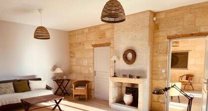 Longère Girondine de 8 Couchages Avec Piscine au Cœur des Coteaux de Loupiac