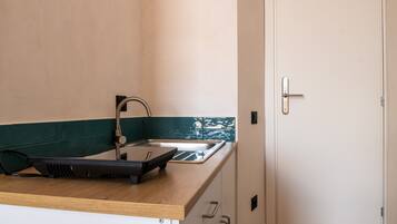 Habitación cuádruple Confort | Cocina privada | Cafetera de espresso y cafetera y tetera