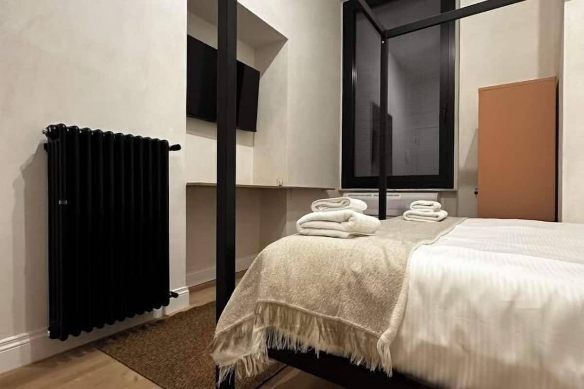 Frette Italian sheets, premium bedding, memory-foam beds, in-room safe