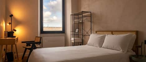 Frette Italian sheets, premium bedding, memory foam beds, in-room safe