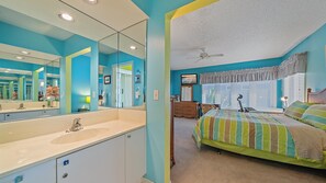2 bedrooms, desk, iron/ironing board, free WiFi