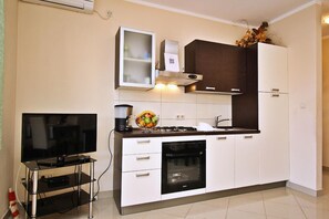 Køleskab, opvaskemaskine