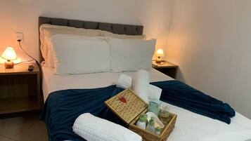 Quarto triplo clássico | Wi-Fi de cortesia, individualmente decorados, roupa de cama
