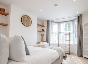 1 chambre, bureau, fer et planche à repasser, Wi-Fi gratuit