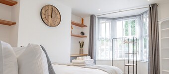 Modern flat in city centre with garden