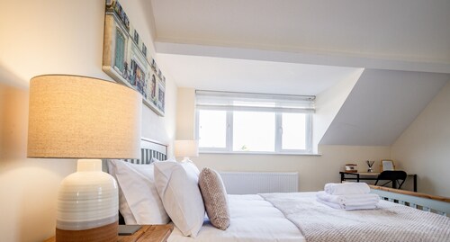 Newly refurbished apartment in city centre