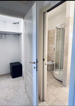 Hair dryer, towels, toilet paper - Best Stay-Apartments in Capruzzi 1 (Bari)