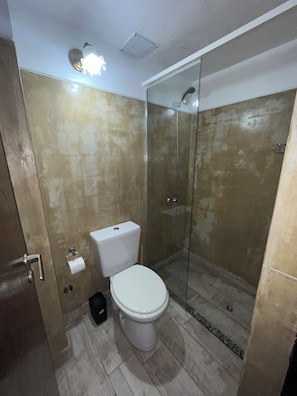 Umweltfreundliche Kosmetikartikel, Bidet, Handtücher, Seife