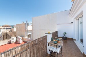 屋外ダイニングエリア