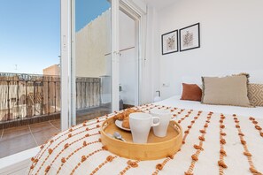 1 室のベッドルーム、アイロン / アイロン台、WiFi (無料)、ベッドシーツ