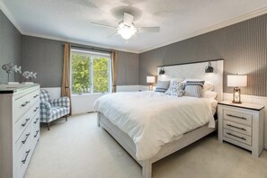 5 bedrooms, travel cot, WiFi, bed sheets